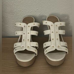 REPORT Sandals Wedge Heels Winter White With Brass Studs Platform Shoes size 8